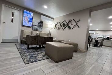 هتل Best Western El Rancho Palacio