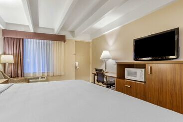 هتل Best Western El Rancho Palacio