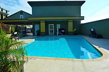 هتل Best Western Inn Of Del Rio