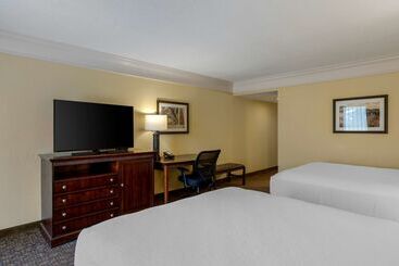 בית מלון כפרי Best Western Inn Of The Ozarks