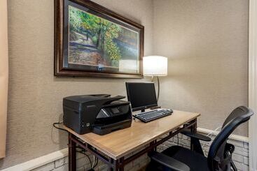 בית מלון כפרי Best Western Inn Of The Ozarks