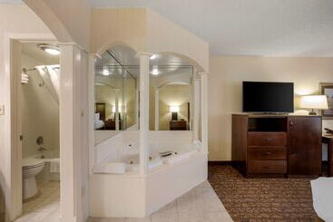 בית מלון כפרי Best Western Inn Of The Ozarks