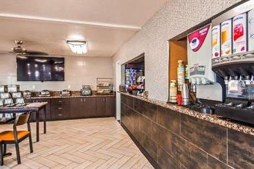 Best Western Innsuites Phoenix Hotel & Suites