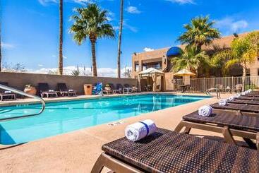 Best Western Innsuites Phoenix Hotel & Suites