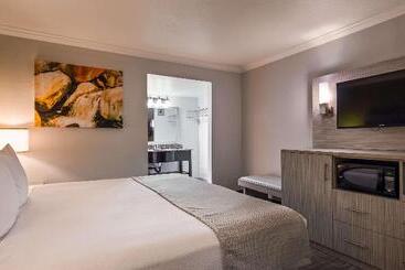 Best Western Innsuites Phoenix Hotel & Suites