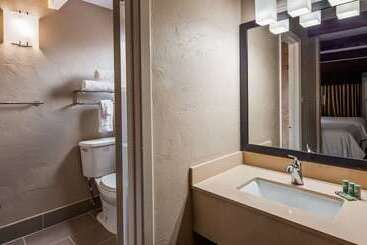 هتل Best Western Mission Inn