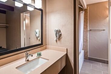 هتل Best Western Mission Inn
