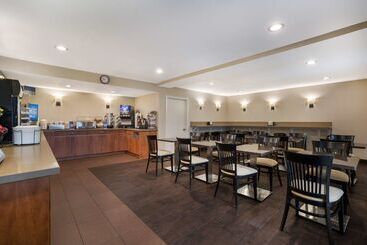 هتل Best Western Norwalk Inn