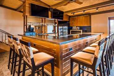هتل Best Western Outlaw Inn