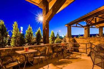 هتل Best Western Outlaw Inn