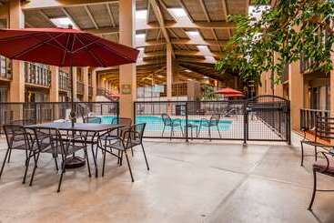 هتل Best Western Outlaw Inn