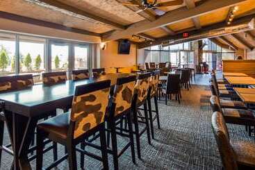 هتل Best Western Outlaw Inn