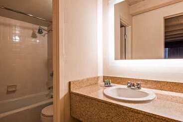 هتل Best Western Outlaw Inn