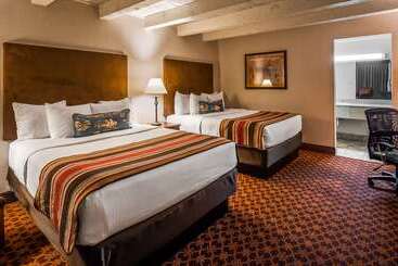 هتل Best Western Outlaw Inn