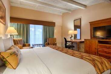 هتل Best Western Outlaw Inn