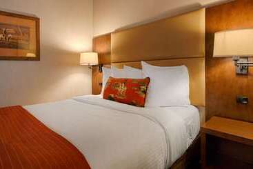 هتل Best Western Outlaw Inn