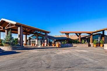 هتل Best Western Outlaw Inn