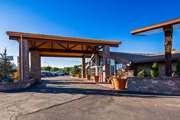 هتل Best Western Outlaw Inn
