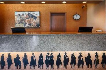 هتل Best Western Outlaw Inn