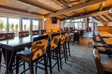 هتل Best Western Outlaw Inn