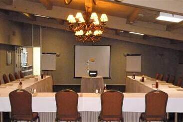 هتل Best Western Outlaw Inn