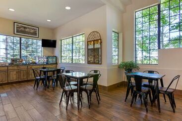 هتل Best Western Paint Pony Lodge