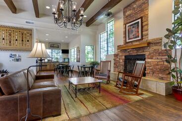 هتل Best Western Paint Pony Lodge