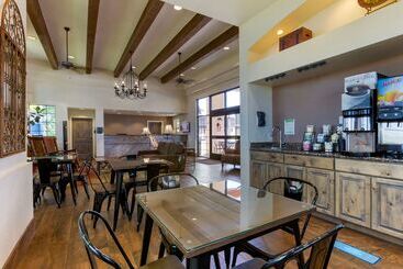 هتل Best Western Paint Pony Lodge