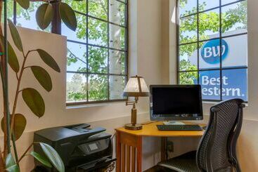 هتل Best Western Paint Pony Lodge