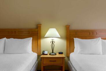هتل Best Western Paint Pony Lodge