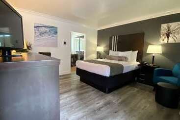 هتل Best Western Park Crest Inn