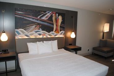 هتل Best Western Plus Dragon Gate Inn