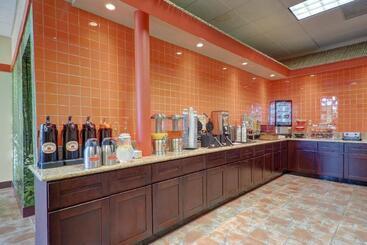 هتل Best Western Plus Dragon Gate Inn