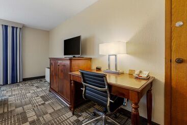 Best Western Plus Dubuque Hotel And Conference Center