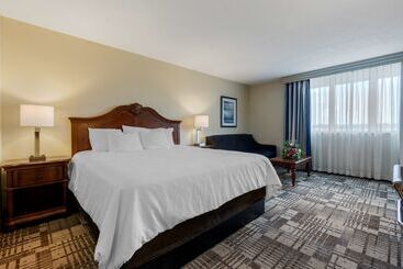 Best Western Plus Dubuque Hotel And Conference Center