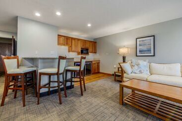 Best Western Plus Dubuque Hotel And Conference Center