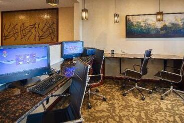 Best Western Plus Dubuque Hotel And Conference Center