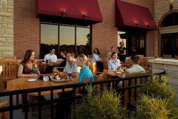 Best Western Plus Dubuque Hotel And Conference Center