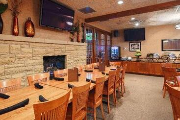 Best Western Plus Dubuque Hotel And Conference Center