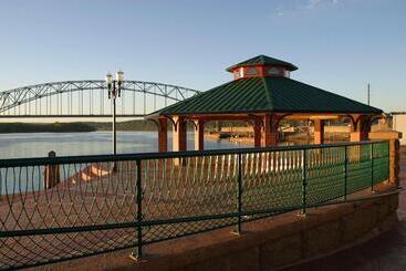 Best Western Plus Dubuque Hotel And Conference Center