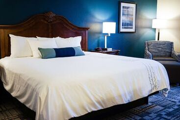 Best Western Plus Dubuque Hotel And Conference Center
