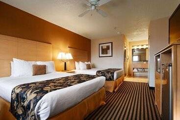 هتل Best Western Plus Executive Inn & Suites