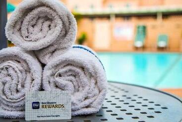 هتل Best Western Plus Hilltop Inn