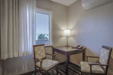 هتل Best Western At Ventura Pier