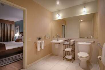 هتل Best Western At Ventura Pier