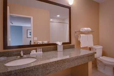 هتل Best Western At Ventura Pier