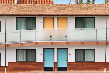 هتل Best Western At Ventura Pier