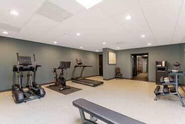 هتل Best Western Plus Midwest Inn