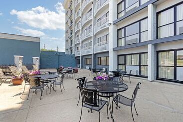 هتل Best Western Plus Midwest Inn