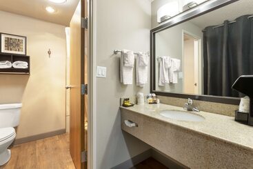 בית מלון כפרי Best Western Plus Midwest Inn